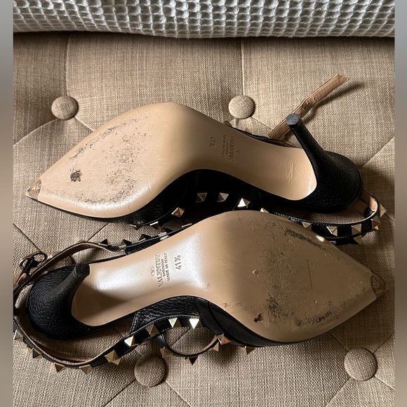 Valentino Garavani Rockstud Ankle Strap Pump in NERO - Picture 11 of 12